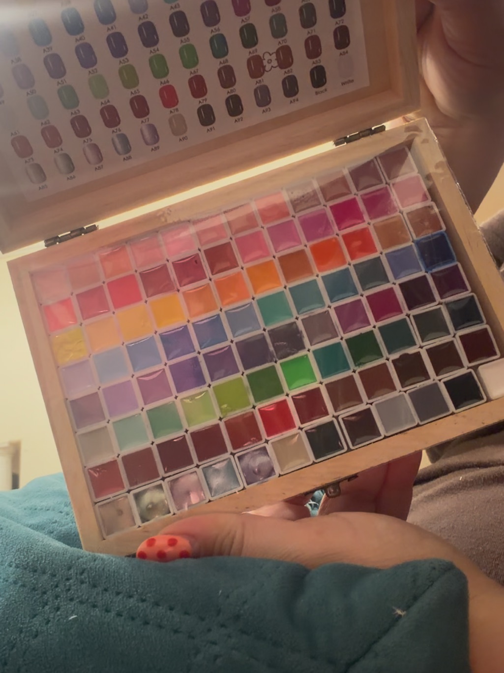 Portable Watercolor Palette With 72 Vibrant Pans